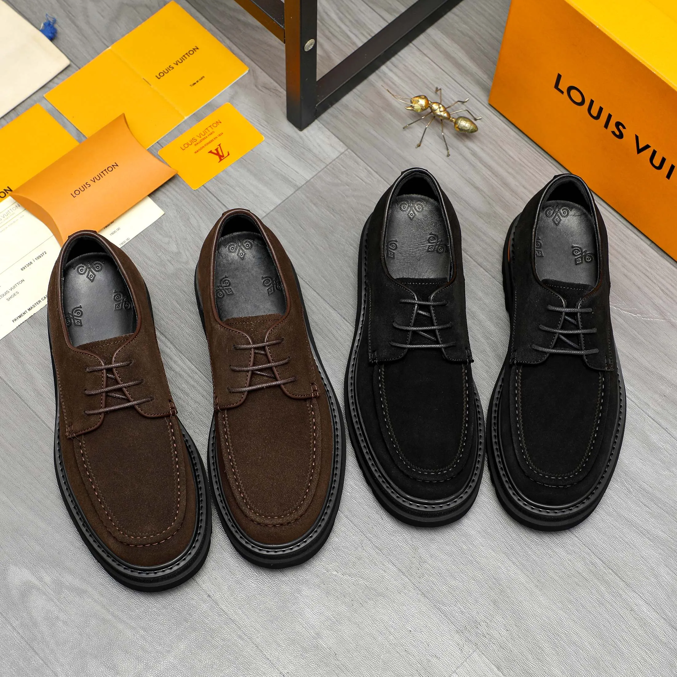 Men's shoes 💰620 Product trademark: LV "Louis Vuitton" business casual lace-up leather shoes Regular size: 37-46 Product materials: Selected high-quality frosted cowhide upper, pigskin lining, rubber outsole